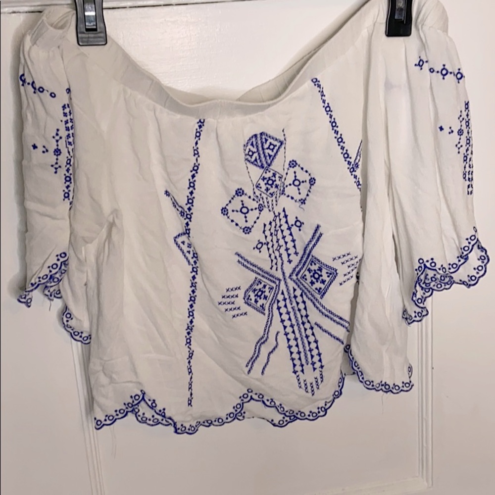 MOD, white and blue patterned crop top